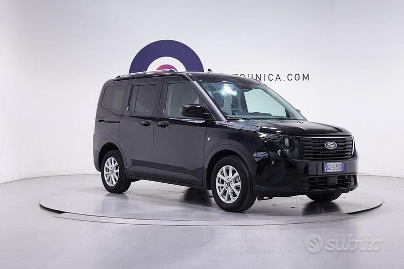 Usata Ford Tourneo Courier Titanium 125 CV (91 kW) 2025 Nero Monovolume