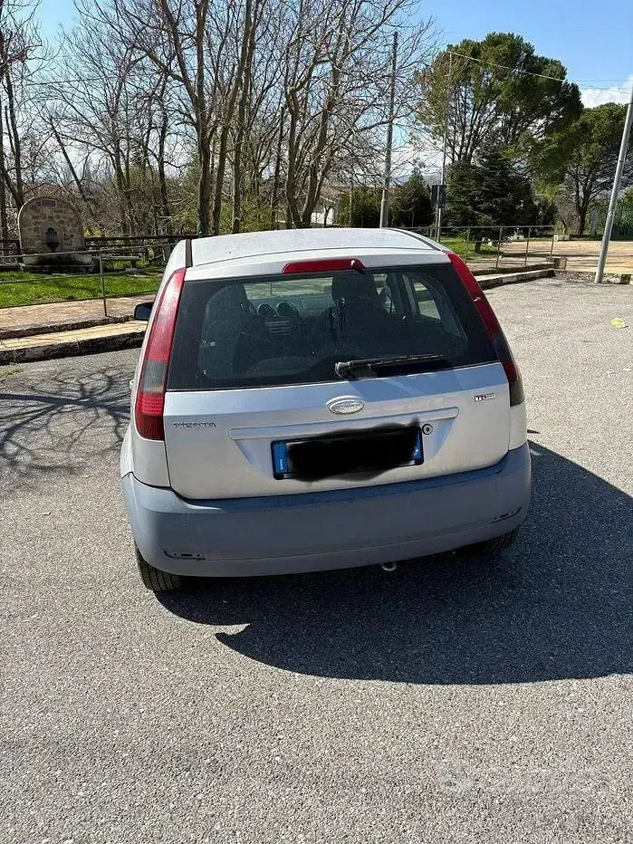 Usata Ford Fiesta 2005 Grigio Utilitaria