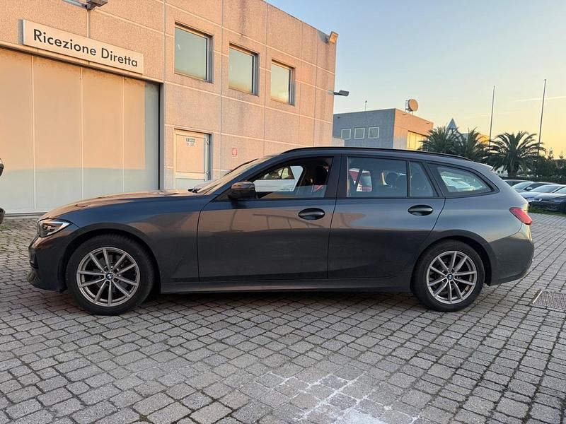 Usata BMW 320e 190 CV (139 kW) 2020 Grigio Station wagon