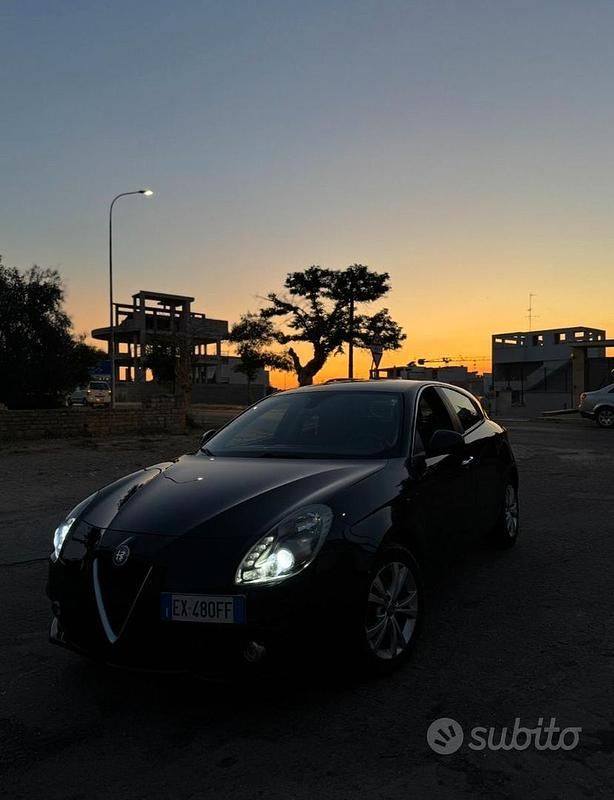 Usata Alfa Romeo Giulietta Exclusive 105 CV (77 kW) 2014 Nero Utilitaria