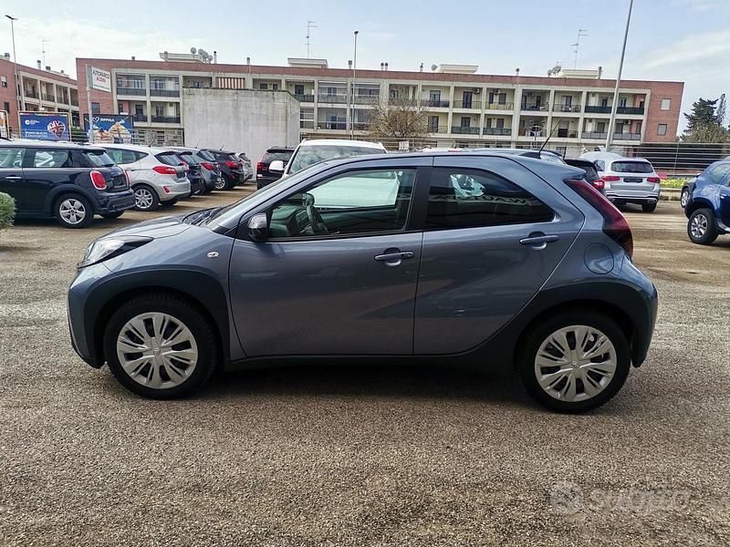 Usata Toyota Aygo X Active 72 CV (52 kW) 2024 Grigio SUV