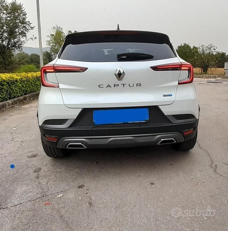 Usata Renault Captur 143 CV (105 kW) 2022 Bianco SUV