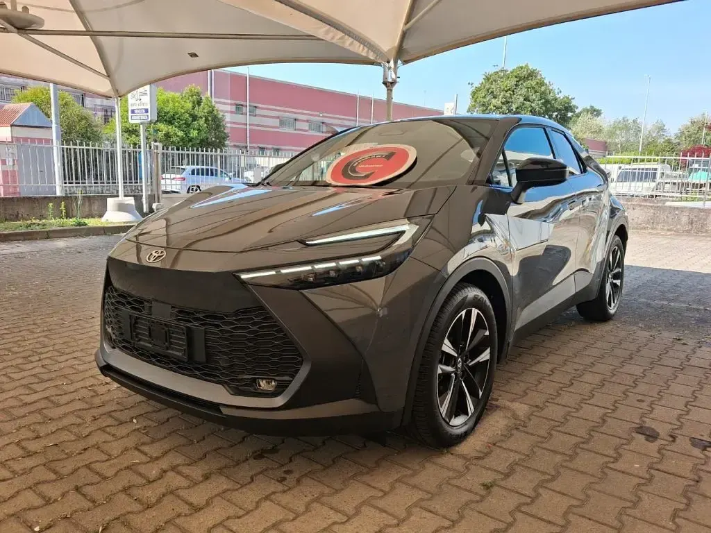 Nuova Toyota C-HR Trend 98 CV (72 kW) 2026 Metallizzato  grigio scuro SUV