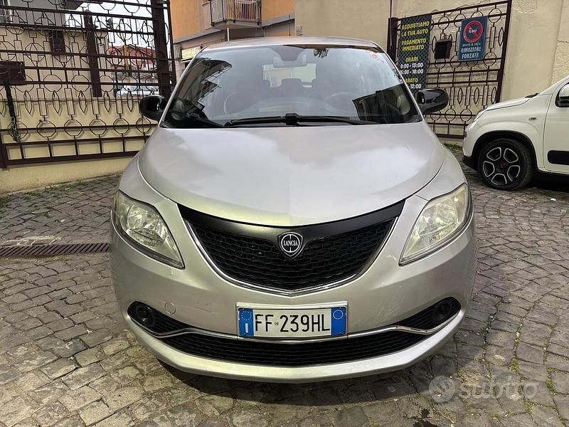 Usata Lancia Ypsilon Platinum 69 CV (50 kW) 2016 Grigio Utilitaria