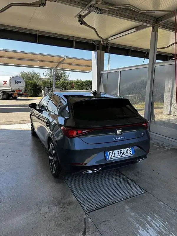 Usata Seat Leon FR 131 CV (96 kW) 2021 Grigio Berlina