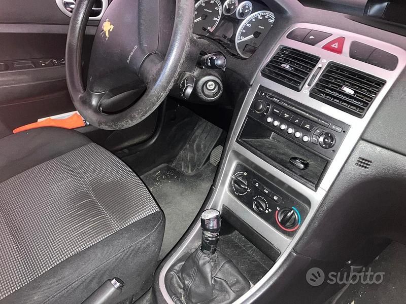 Usata Peugeot 307 110 CV (80 kW) 2005 Grigio Berlina