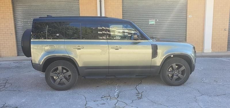 Usata Land Rover Defender SE Dynamic 199 CV (146 kW) 2024 Grigio SUV