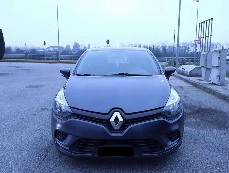 Usata Renault Clio IV Life 75 CV (55 kW) 2017 Grigio Berlina