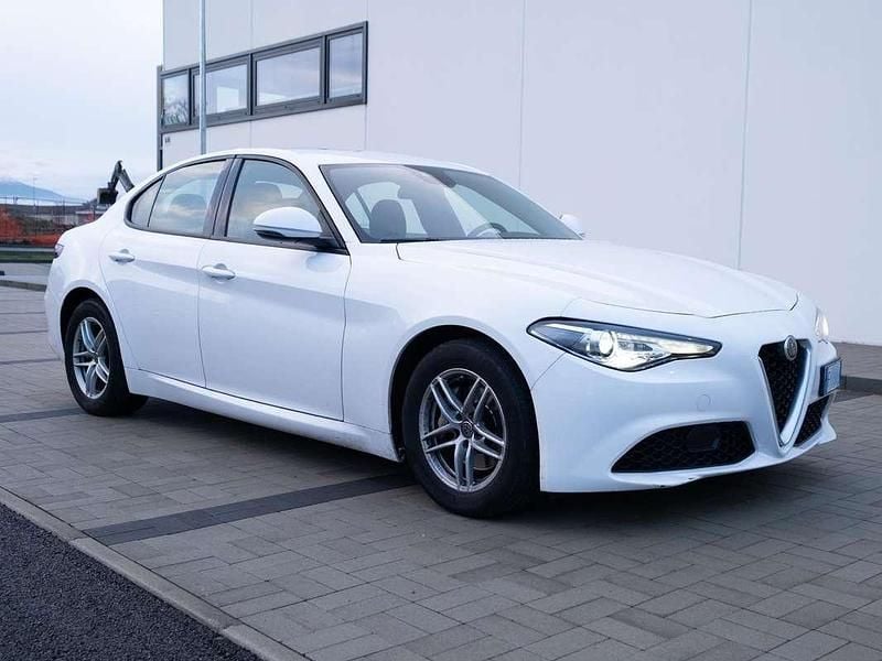 Usata Alfa Romeo Giulia 160 CV (117 kW) 2018 Bianco Berlina