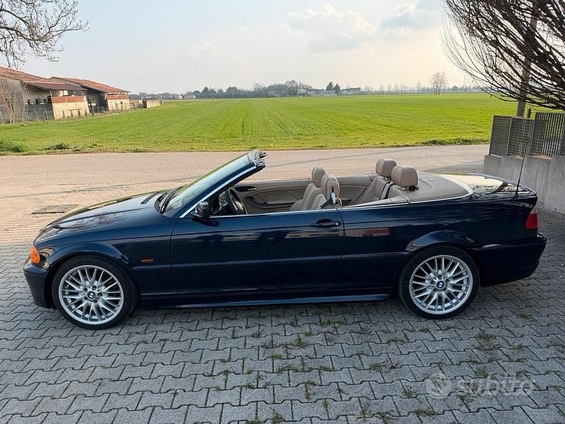 Usata BMW 320 Cabriolet Efficient Dynamics 170 CV (125 kW) 2002 Blu Cabrio