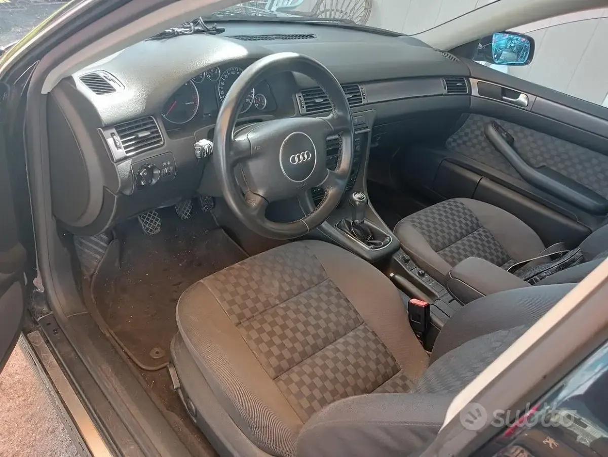 Usata Audi A6 163 CV (119 kW) 2003 Bluazzurro Berlina