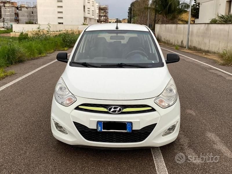 Usata Hyundai i10 70 CV (51 kW) 2012 Bianco Utilitaria