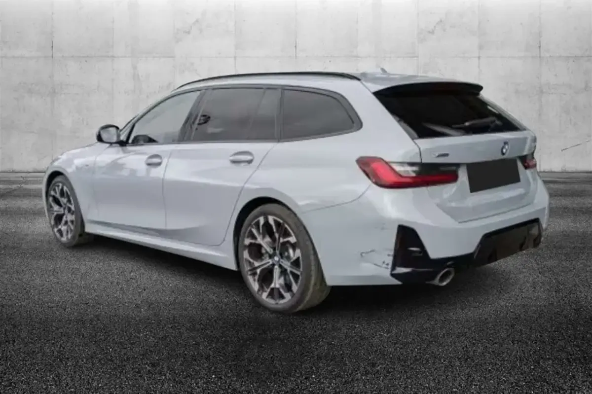 Usata BMW 330 M Sport 286 CV (210 kW) 2025 Grigio Station wagon