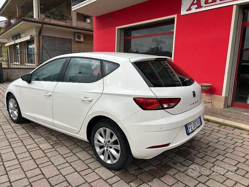 Usata Seat Leon Style 131 CV (96 kW) 2019 Bianco Berlina