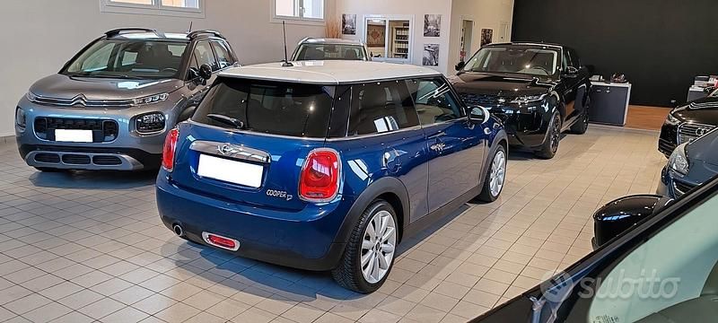 Usata Mini Cooper D Business 116 CV (85 kW) 2014 Blu Utilitaria