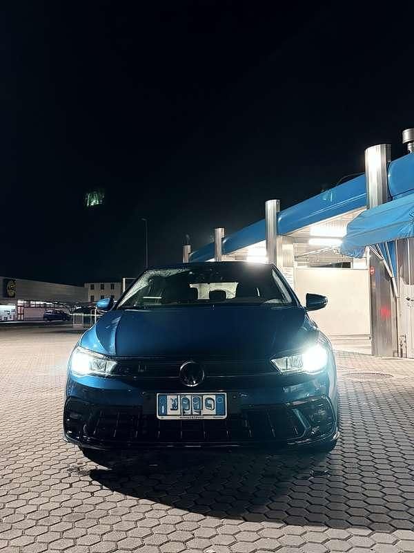 Usata VW Polo R-line 95 CV (69 kW) 2023 Blu Utilitaria