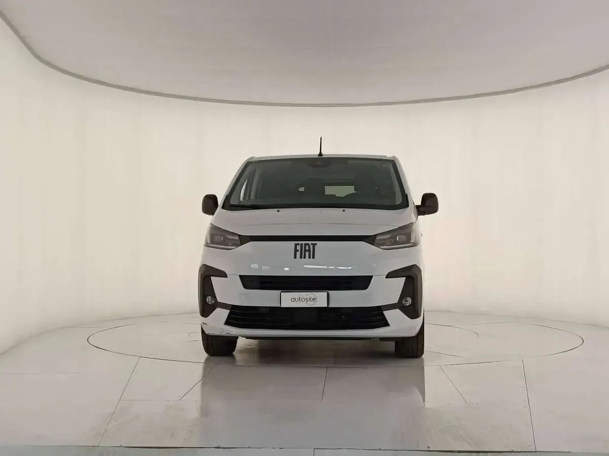 Usata Fiat Ulysse 130 kW (177 CV) 2025 Bianco Monovolume