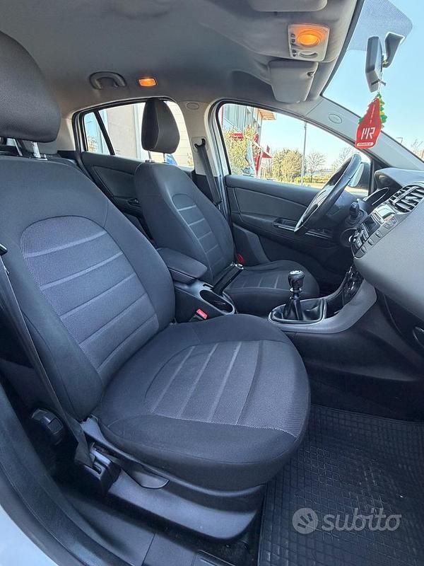 Usata Fiat Bravo 105 CV (77 kW) 2011 Grigio Utilitaria