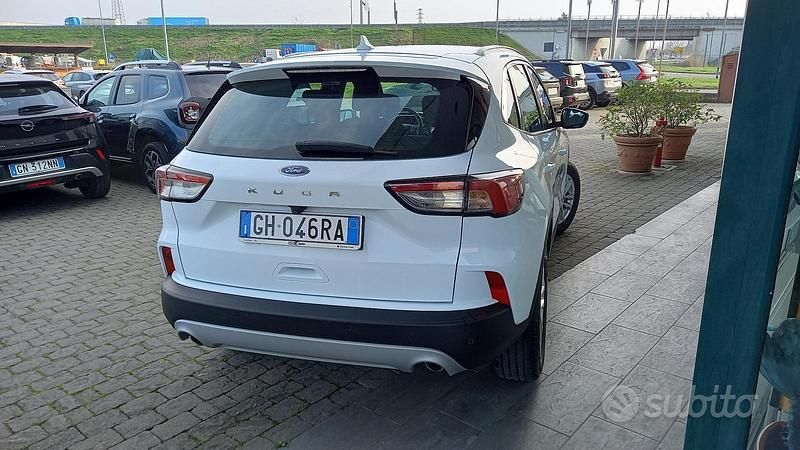 Usata Ford Kuga Titanium 120 CV (88 kW) 2022 Bianco SUV