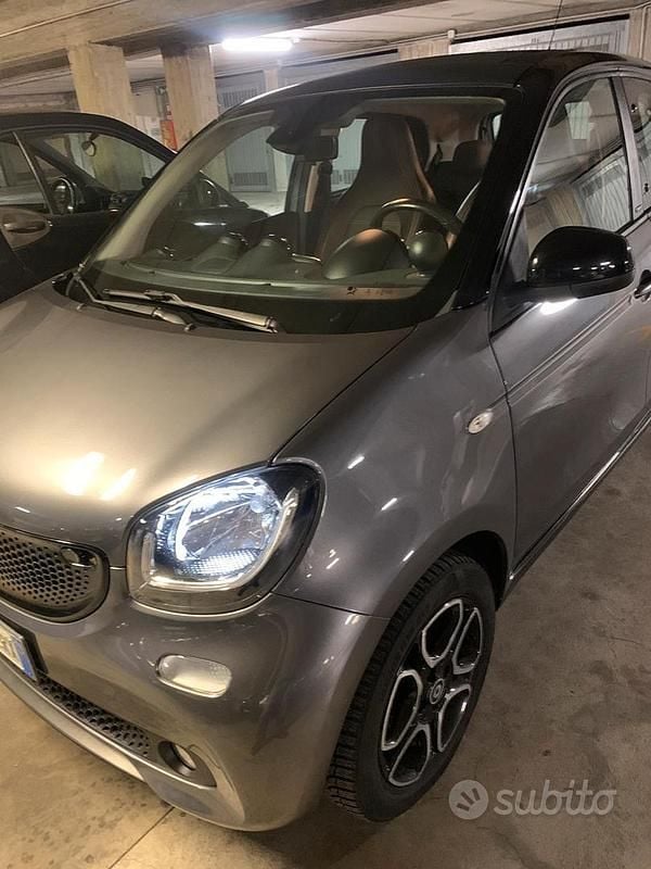 Usata Smart ForFour 71 CV (52 kW) 2017 Grigio Utilitaria