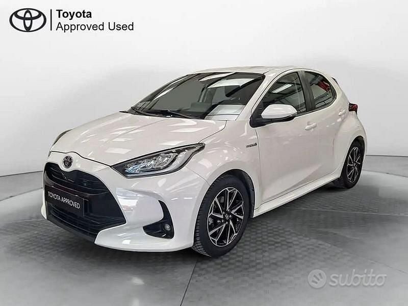 Usata Toyota Yaris Hybrid Trend 116 CV (85 kW) 2022 Bianco Berlina