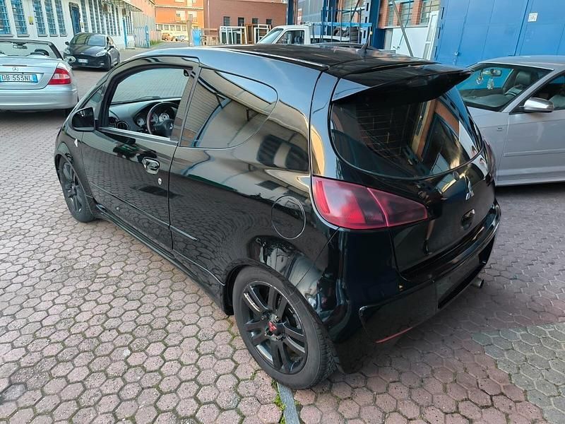 Usata Mitsubishi Colt 150 CV (110 kW) 2006 Nero Berlina