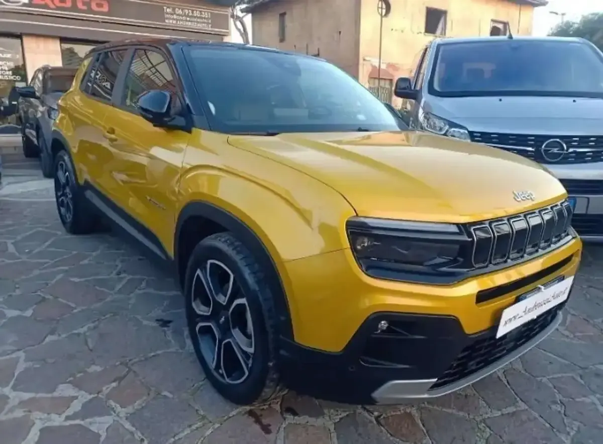 Usata Jeep Avenger 101 CV (74 kW) 2023 Oro SUV