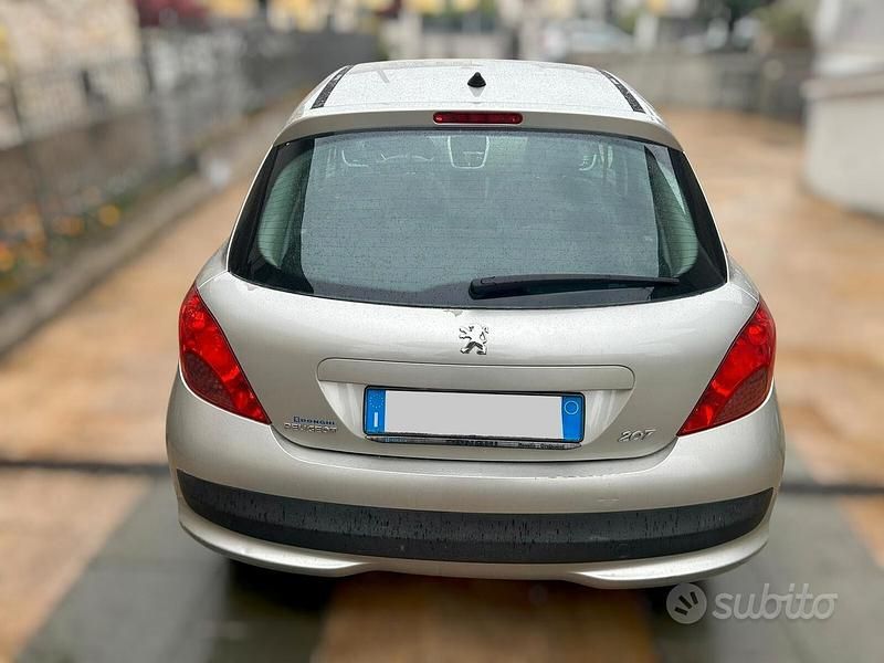 Usata Peugeot 207 70 CV (51 kW) 2007 Grigio Berlina