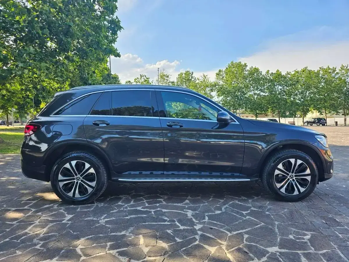 Usata Mercedes GLC300 Business 211 CV (155 kW) 2020 Nero SUV