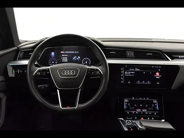 Usata Audi e-tron Sportback S-Line 230 kW (313 CV) 2022 Grigio daytona perla SUV