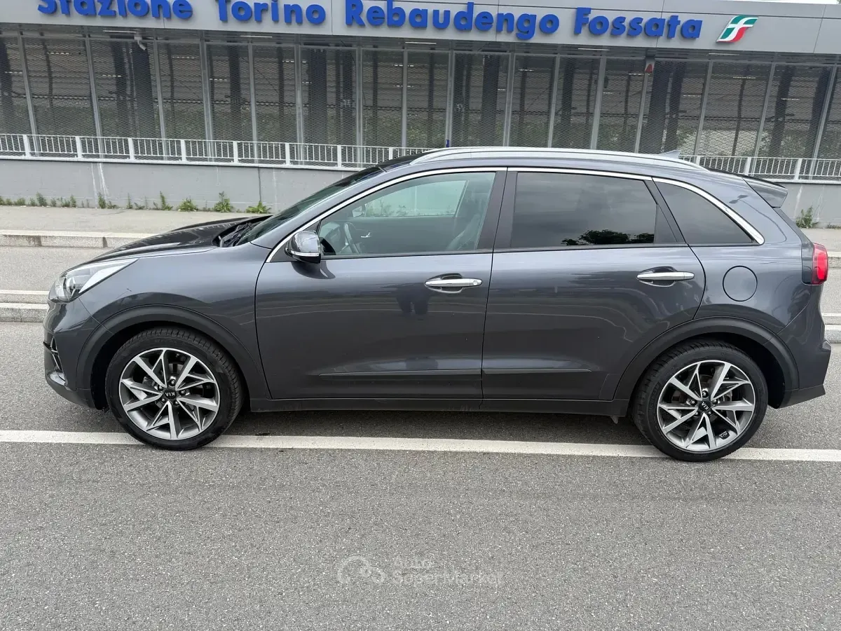 Usata Kia Niro Urban 140 CV (102 kW) 2021 Nero SUV