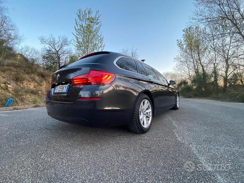 Usata BMW 520 184 CV (135 kW) 2015 Nero Station wagon