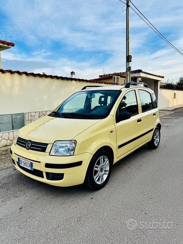 Giallo Usata 2009 Fiat Panda Dynamic Tre volumi | 2950 € (Ottimo prezzo) - Immagine 1/4