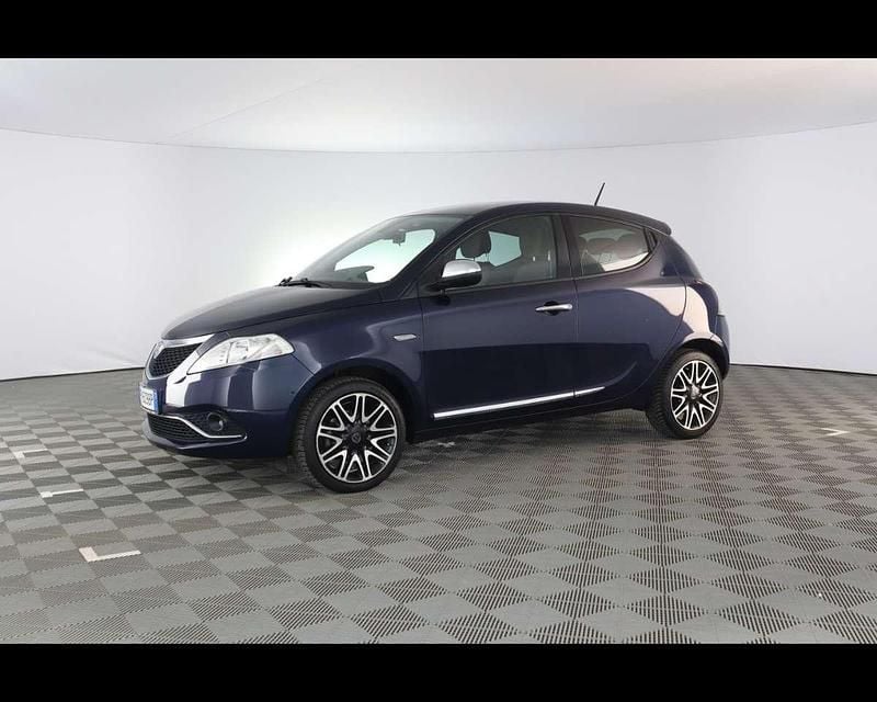 Usata Lancia Ypsilon S 95 CV (69 kW) 2018 Azzurro / metallizzato Utilitaria