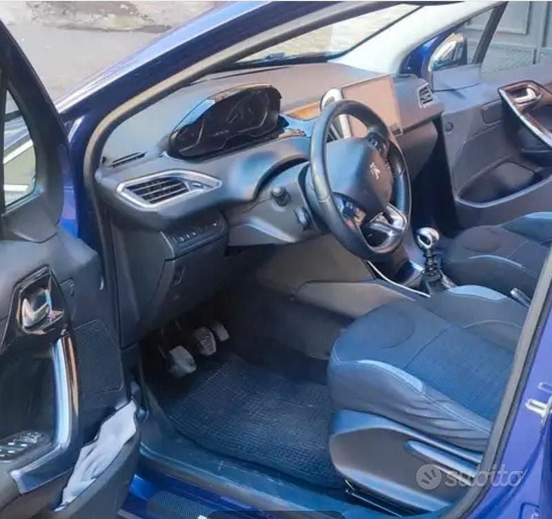 Usata Peugeot 208 Allure 115 CV (84 kW) 2012 Blu Utilitaria