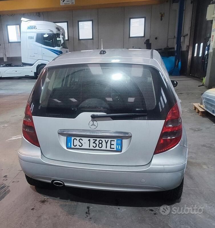 Grigio Usata 2005 Mercedes A200 Due volumi | 3600 € (Buon prezzo) - Immagine 1/4