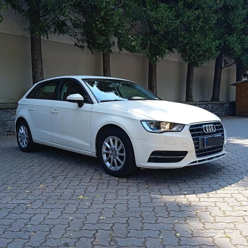 Usata Audi A3 Attraction 110 CV (80 kW) 2015 Bianco Berlina