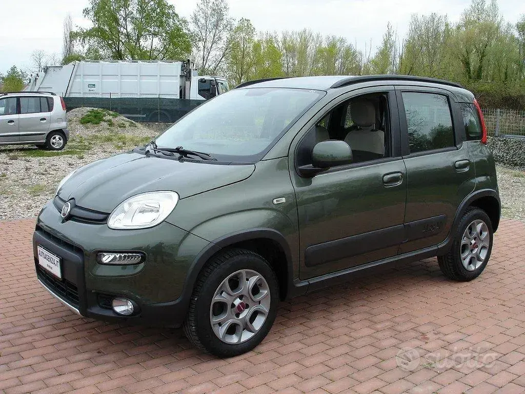 Usata Fiat Panda 4x4 S 75 CV (55 kW) 2013 Verde Utilitaria