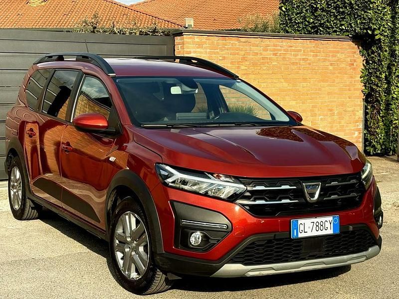 Usata Dacia Jogger 101 CV (74 kW) 2023 Rosso Monovolume
