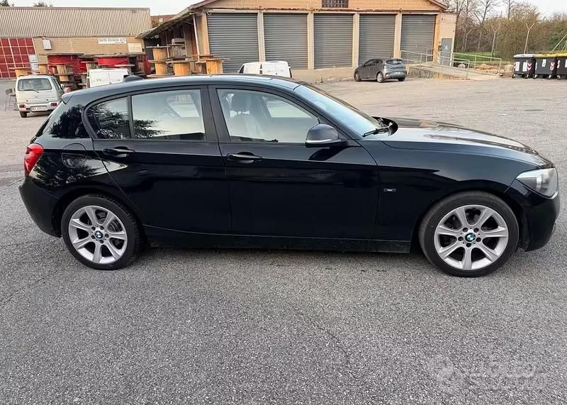 Usata BMW 116 116 CV (85 kW) 2011 Nero Utilitaria