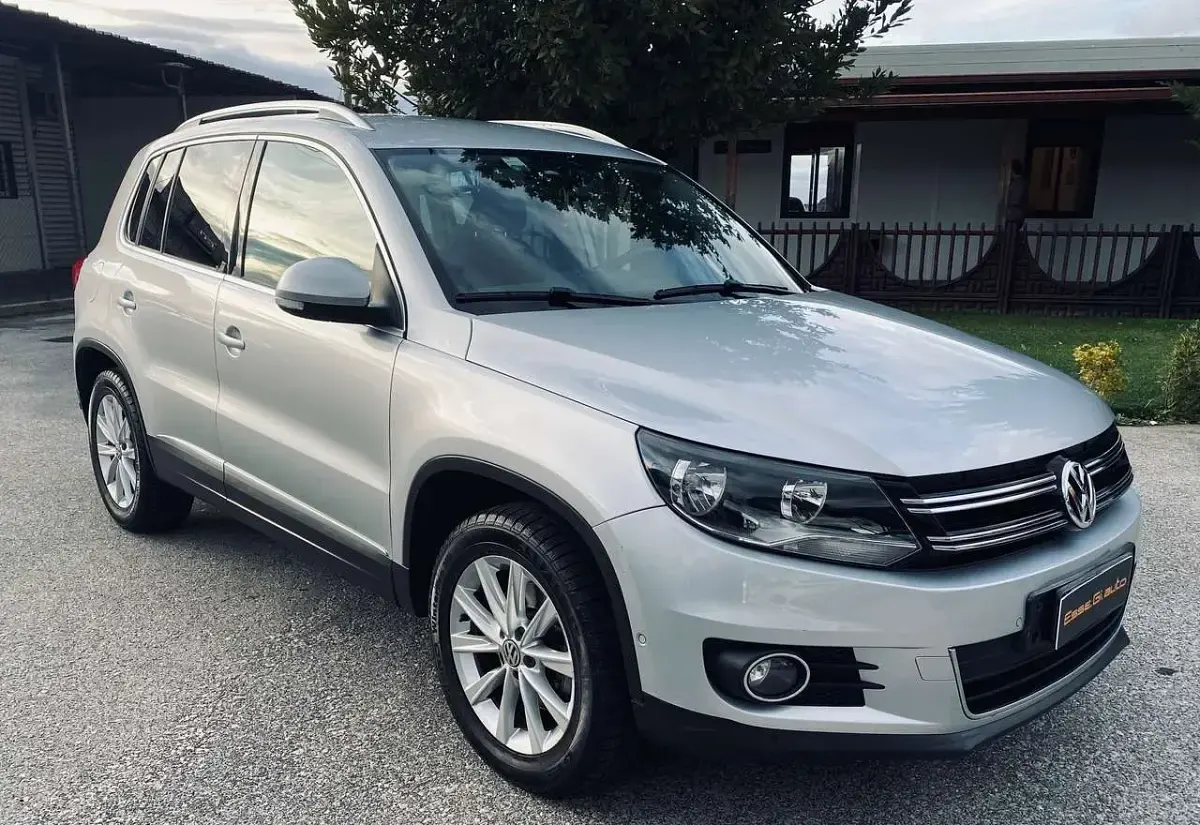Usata VW Tiguan Sportline 140 CV (102 kW) 2012 Argento SUV