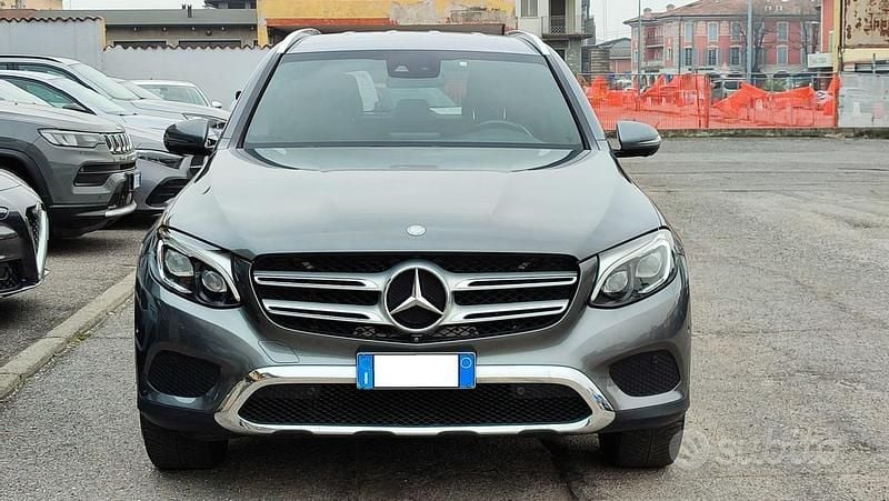 Usata Mercedes GLC250 204 CV (150 kW) 2016 Grigio SUV