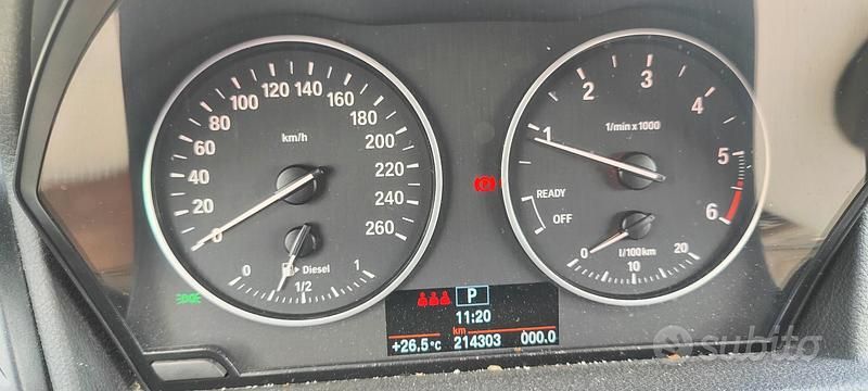 Usata BMW 218 Luxury Line 150 CV (110 kW) 2016 Blu Monovolume