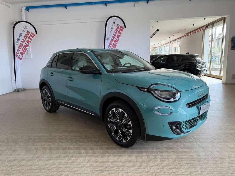 Usata Fiat 600 La Prima 110 CV (80 kW) 2025 Azzurro cielo metalizzato SUV