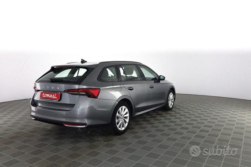 Usata Skoda Octavia Executive 150 CV (110 kW) 2024 Grigio Station wagon