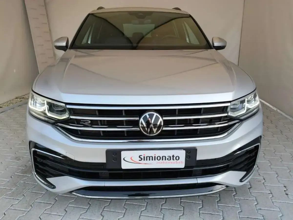 Usata VW Tiguan R-line 150 CV (110 kW) 2022 Grigio SUV
