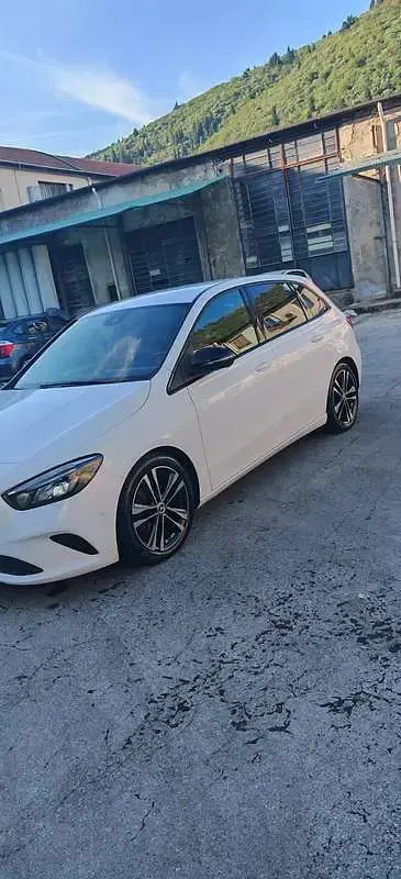 Usata Mercedes B180 116 CV (85 kW) 2019 Bianco Utilitaria