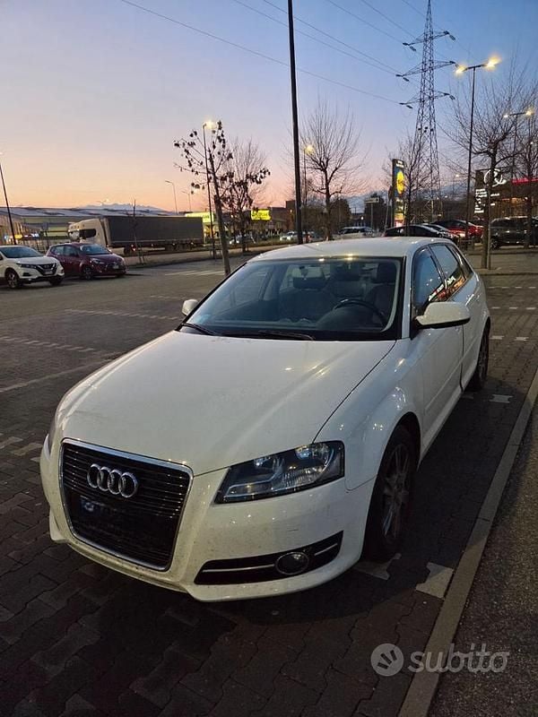 Usata Audi A3 Young 90 CV (66 kW) 2012 Bianco Utilitaria