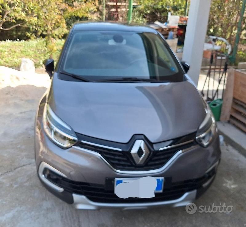 Usata Renault Captur 90 CV (66 kW) 2018 Grigio SUV
