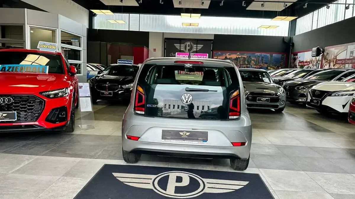 Usata VW up! Move 68 CV (50 kW) 2018 Grigio Utilitaria